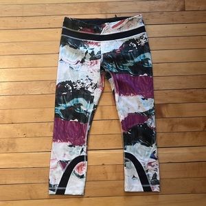 NWOT Lululemon unicorn tears crops 🦄